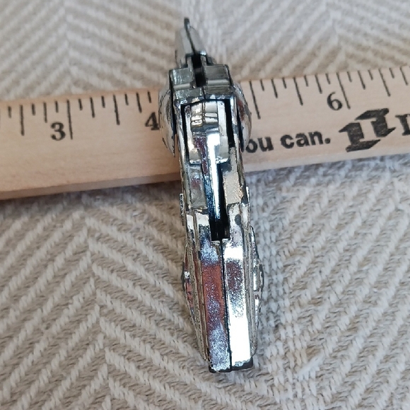 Silver Revolver Brooch - Picture 5 of 6